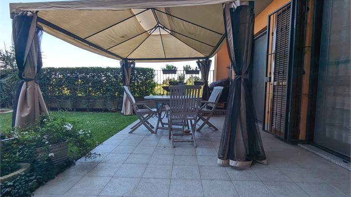 3 locali con giardino e box. RISTRUTTURATO.