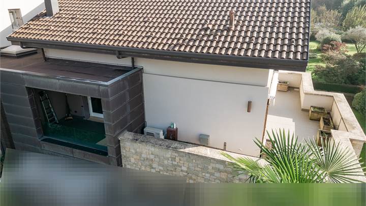 ATTICO SIGNORILE CON TERRAZZI