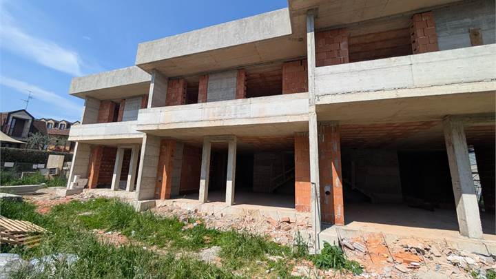 Villa centrale di nuova costruzione